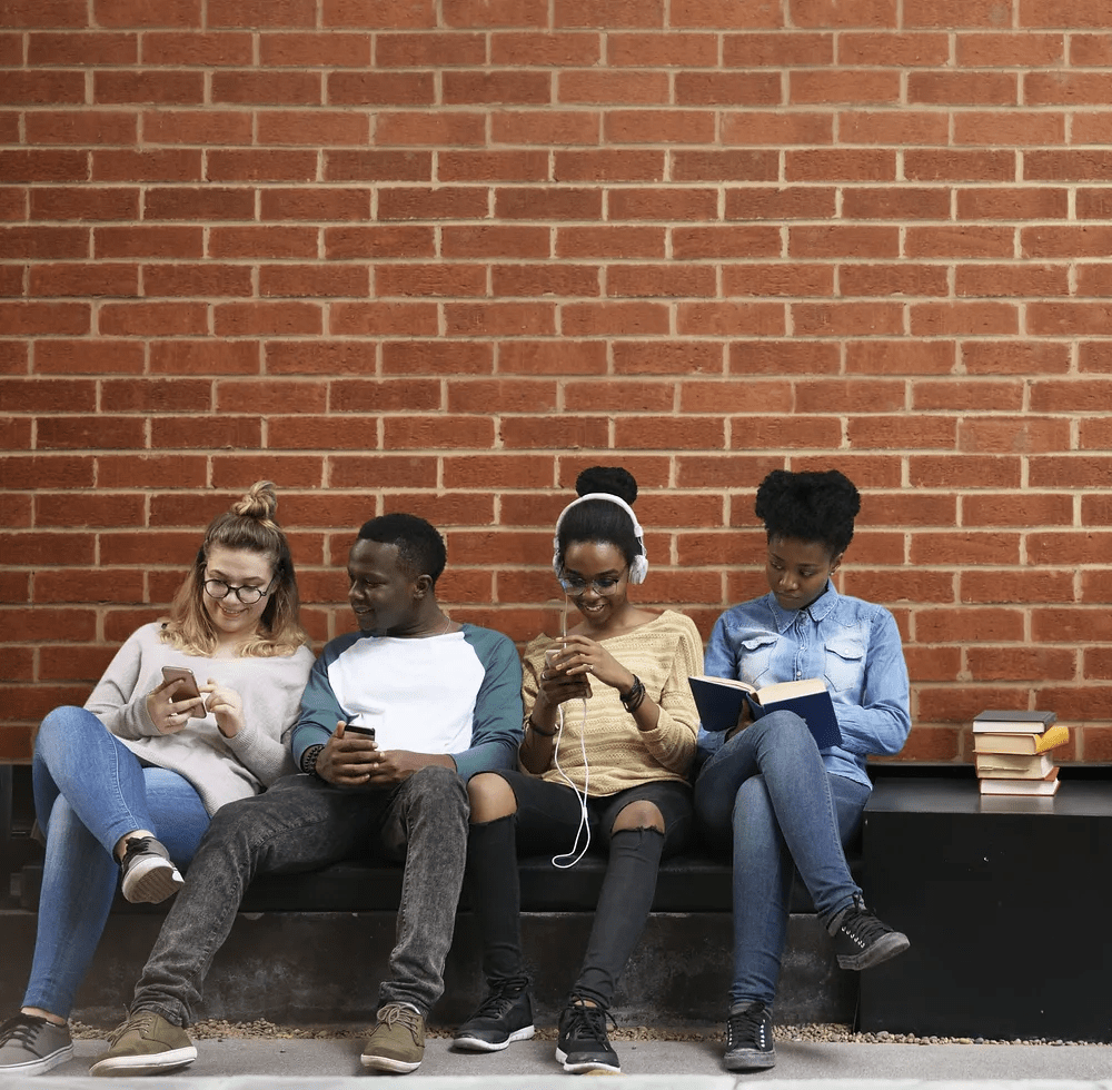 Erkekler Motivasyonlarını Yüksek Değerlendiriyor, Kızlar Temel Özellikler Arasındaki Bağlantıları Daha Güçlü Gösteriyor